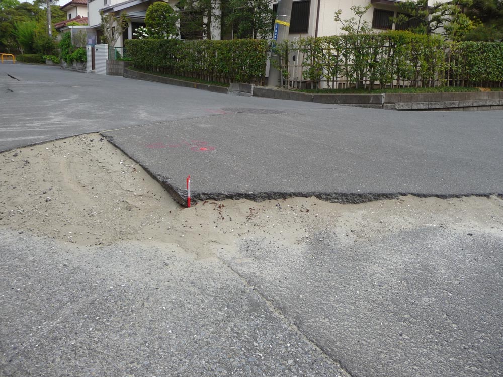 千葉市美浜区の液状化現象